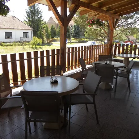 Penzion Kaplna Maison d'hôtes 3*