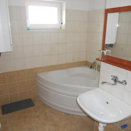Gasthuis Penzion Kaplna Kaplna